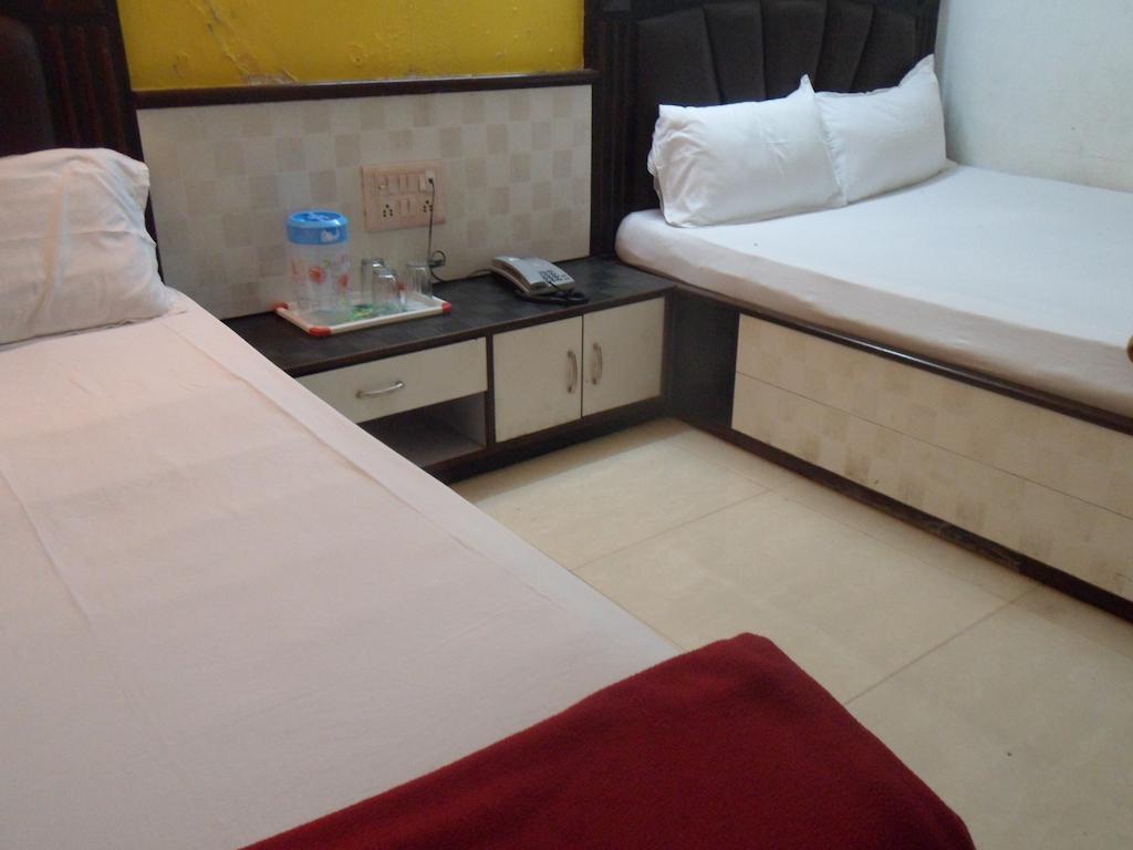 Hotel Happyland Mumbai Bilik gambar