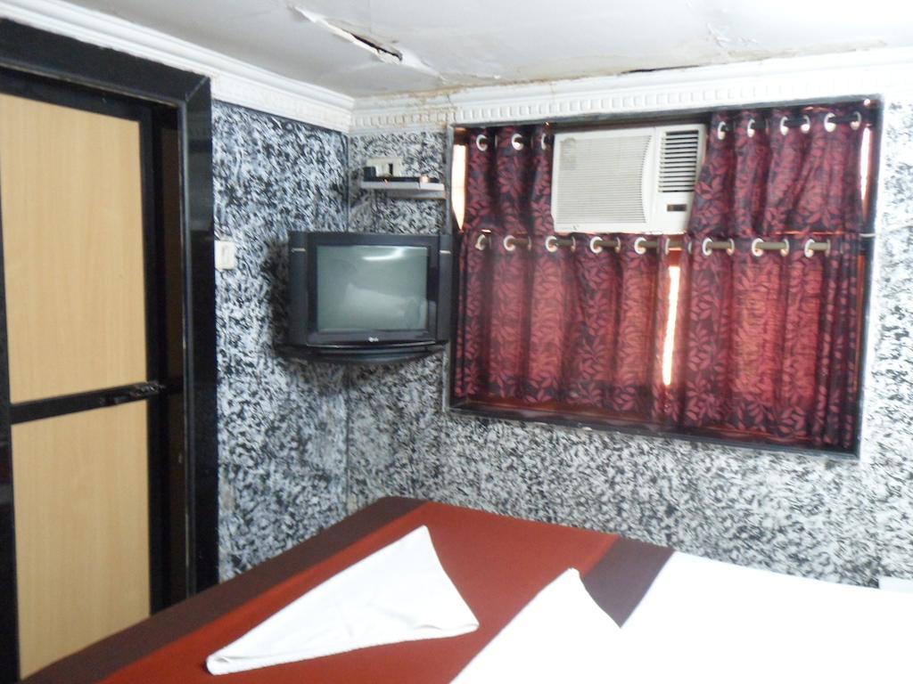 Hotel Happyland Mumbai Luaran gambar
