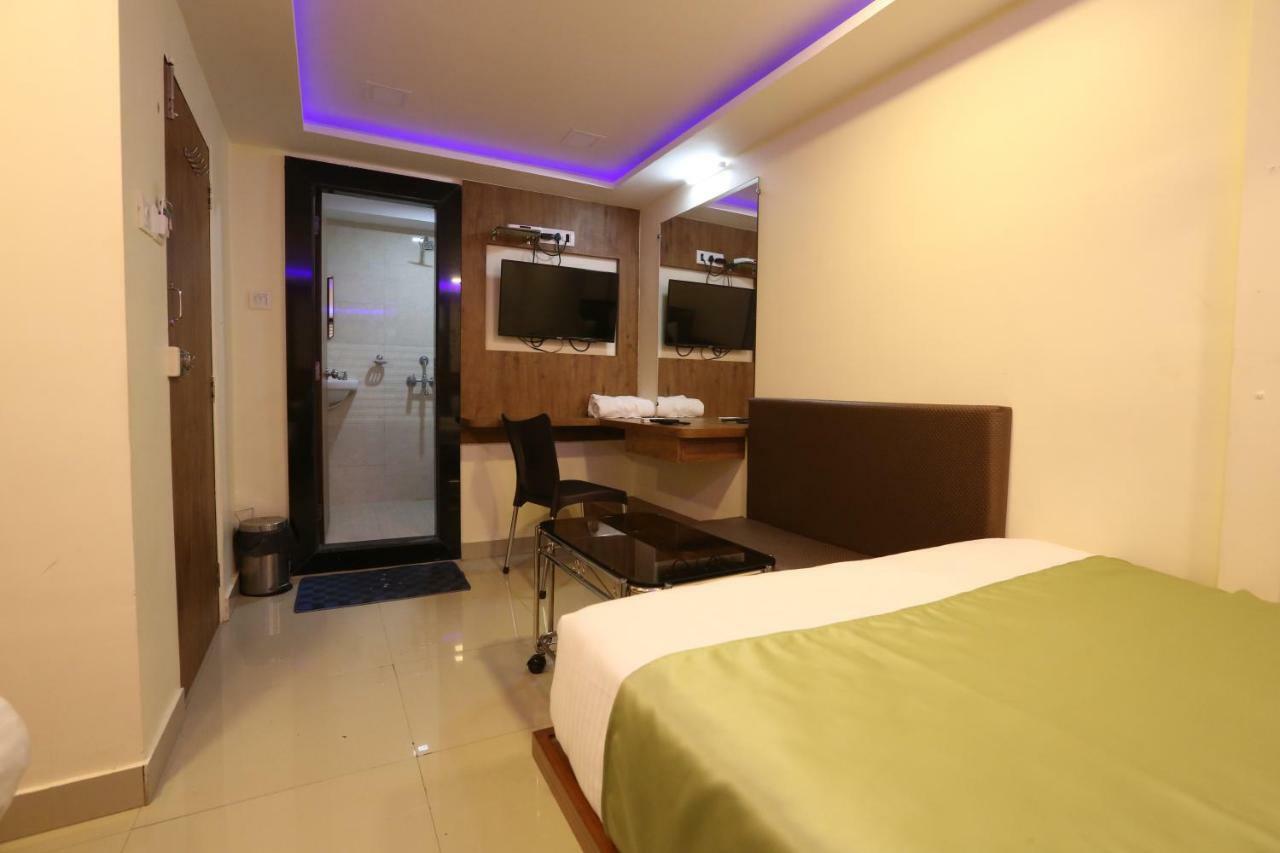 Hotel Happyland Mumbai Luaran gambar